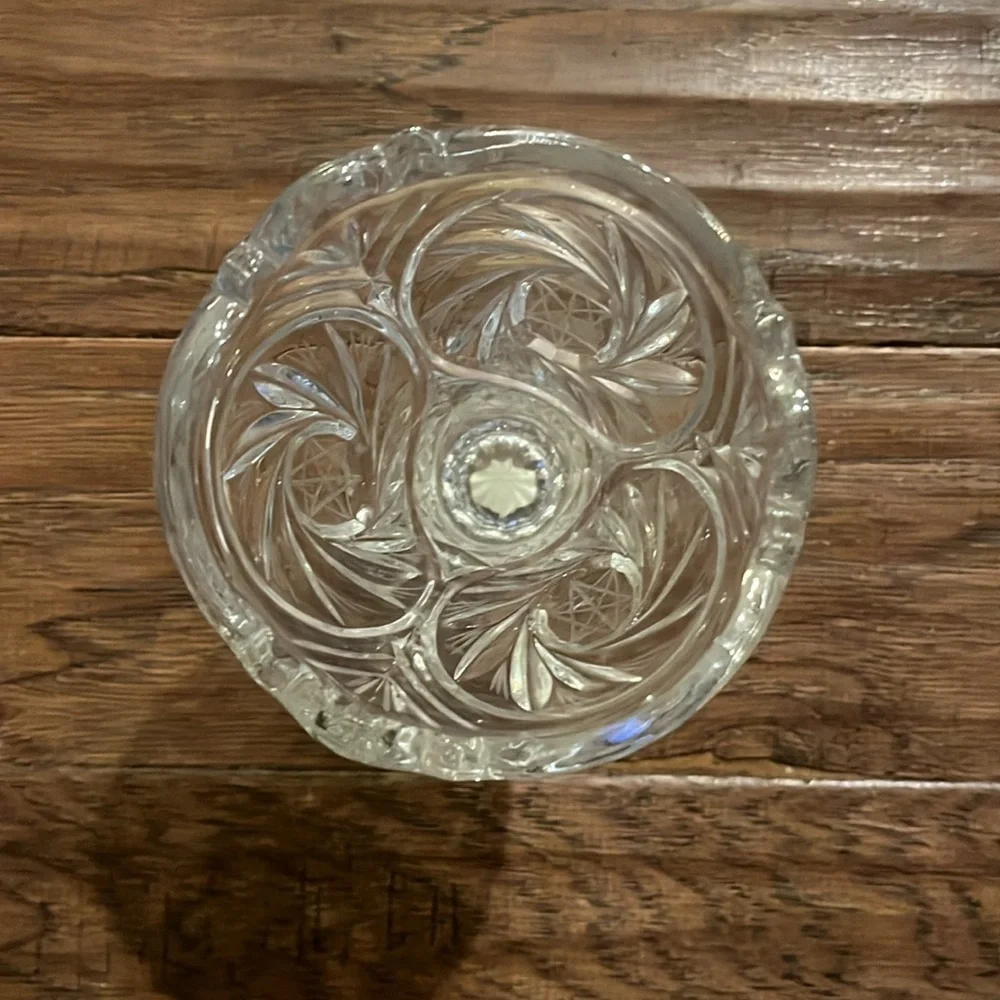 Zajecar Star of David Pinwheel Lead Crystal Vase